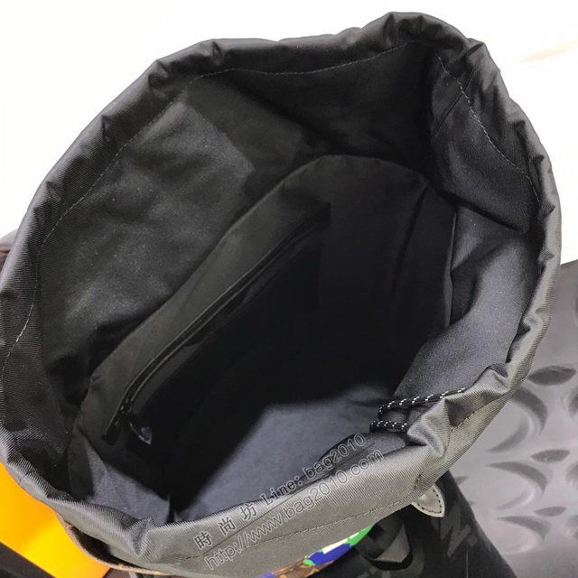 路易威登男包 M44615 頂級原單 Chalk雙肩包 LV徽章包 LV新款男背包  ydh2897